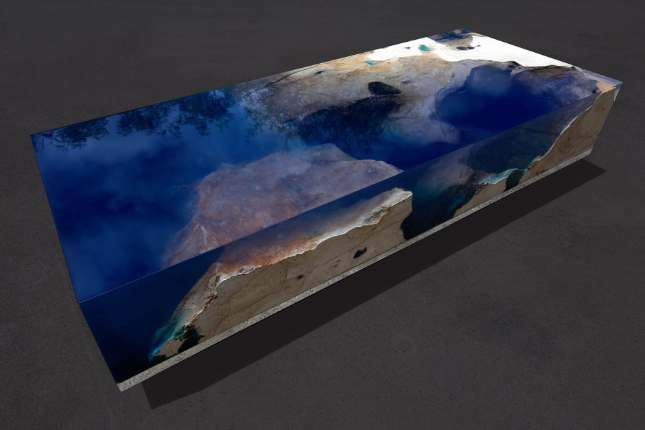 Стол из эпоксидной смолы морской