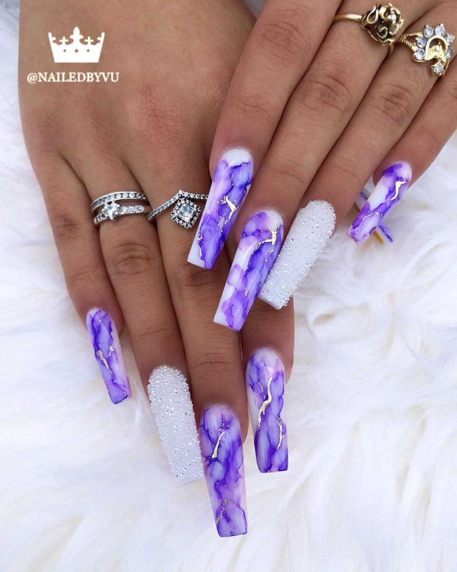 Дизайн ногтей мраморный фиолетовый