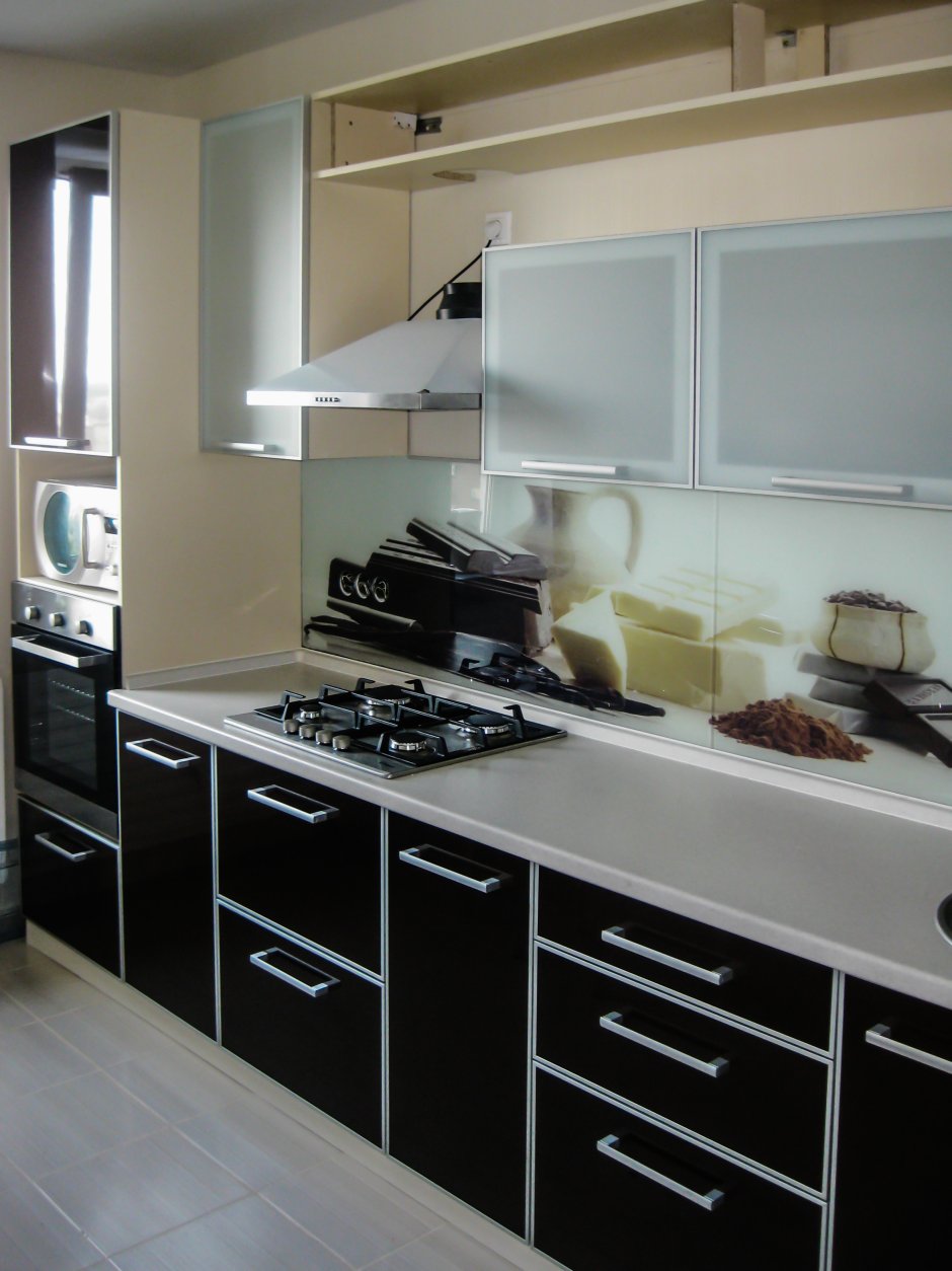 Кухня в алюминиевой рамке