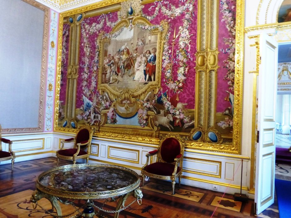Гатчинский дворец белый зал аванзал