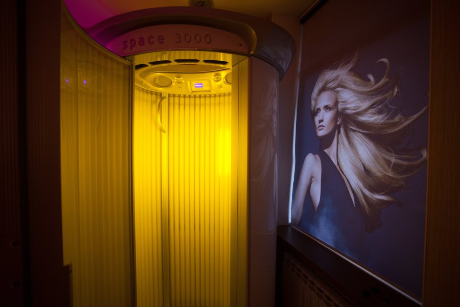 Дизайнер студии загара