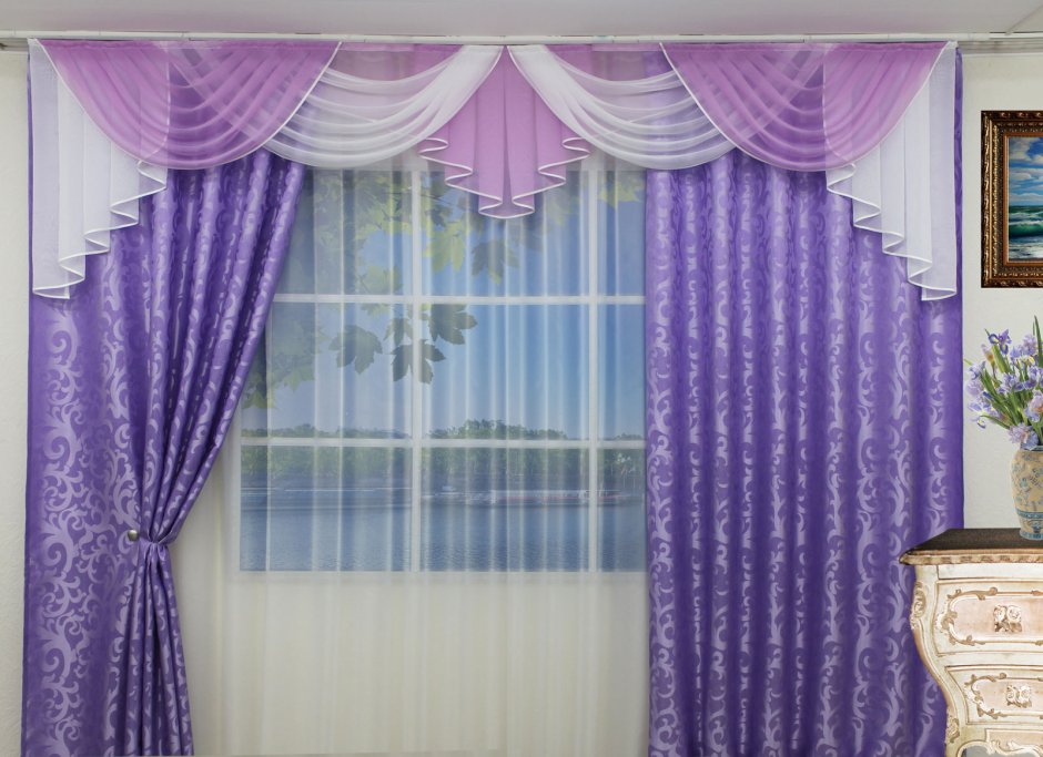 Фиолетовые шторы с ламбрекеном