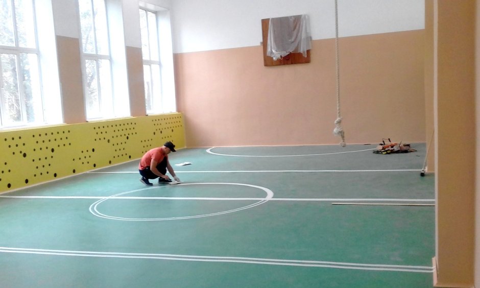 Спортивная разметка в школьном спортивном зале