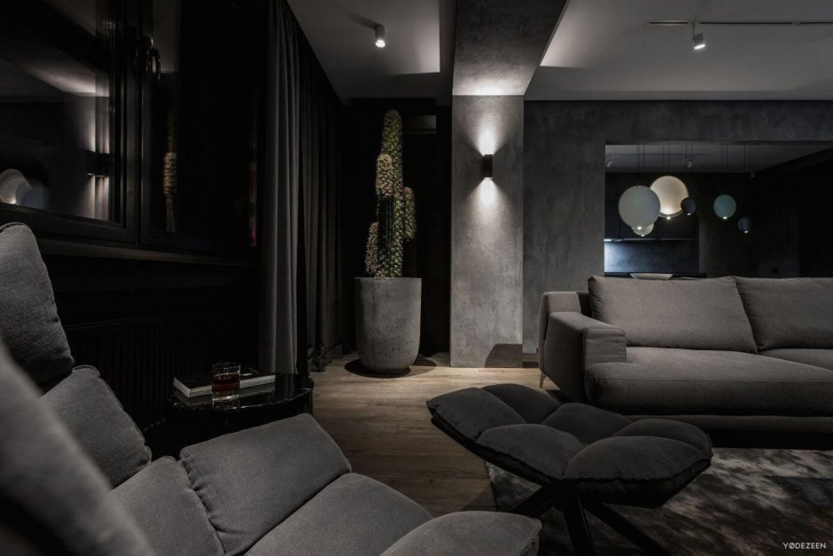 Гостиная в темных тонах
