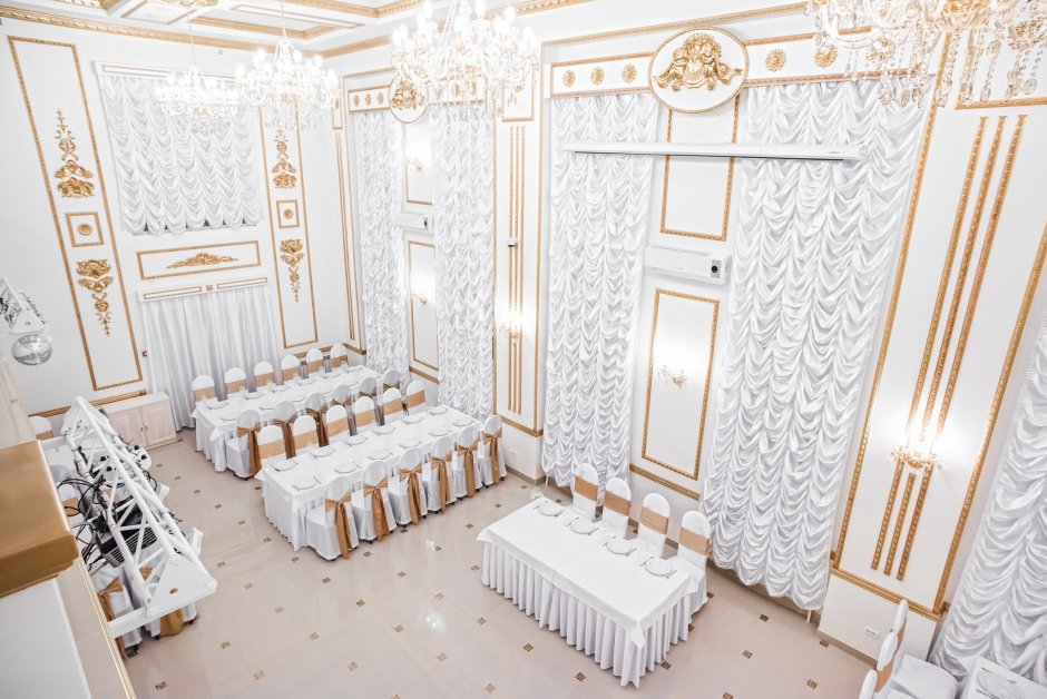 Гатчинский дворец белый зал