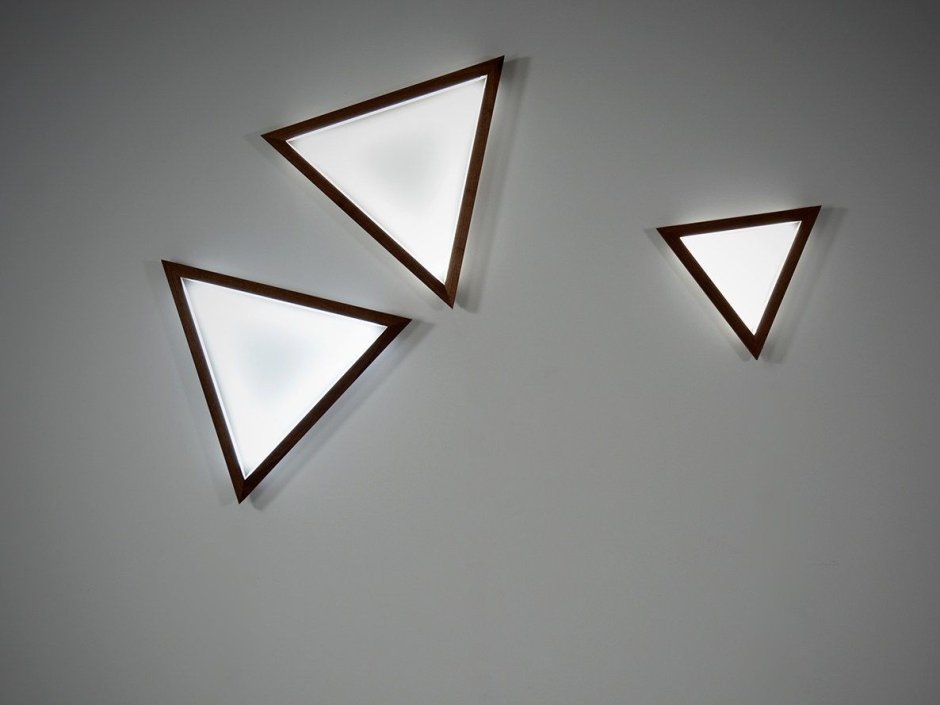 Треугольные светильники