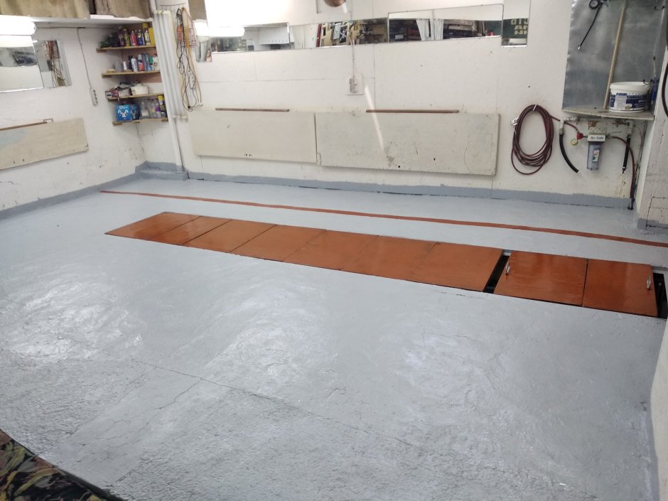 Покрасить бетонный пол