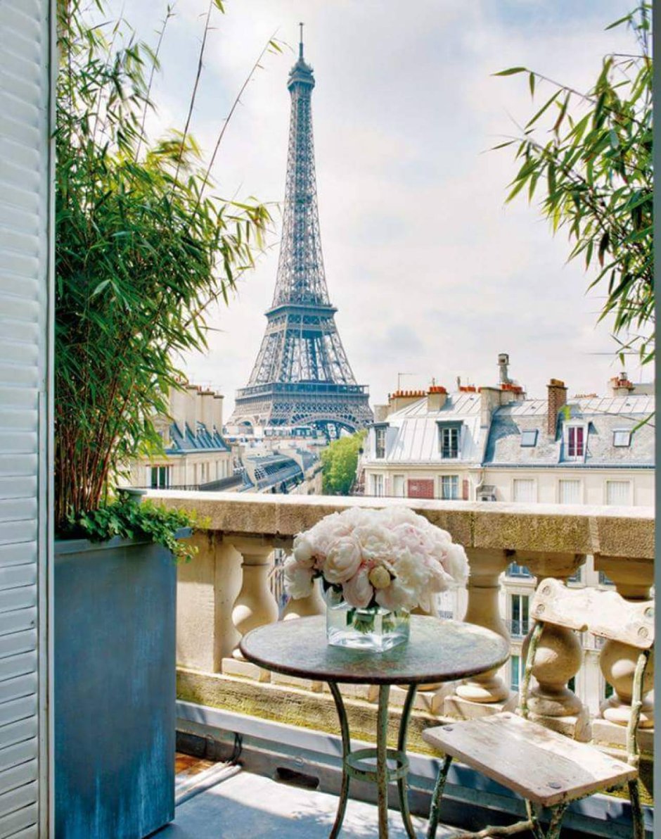 Франция Эйфелева башня с кафе