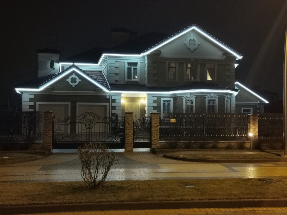 Подсветка фасадов частных домов