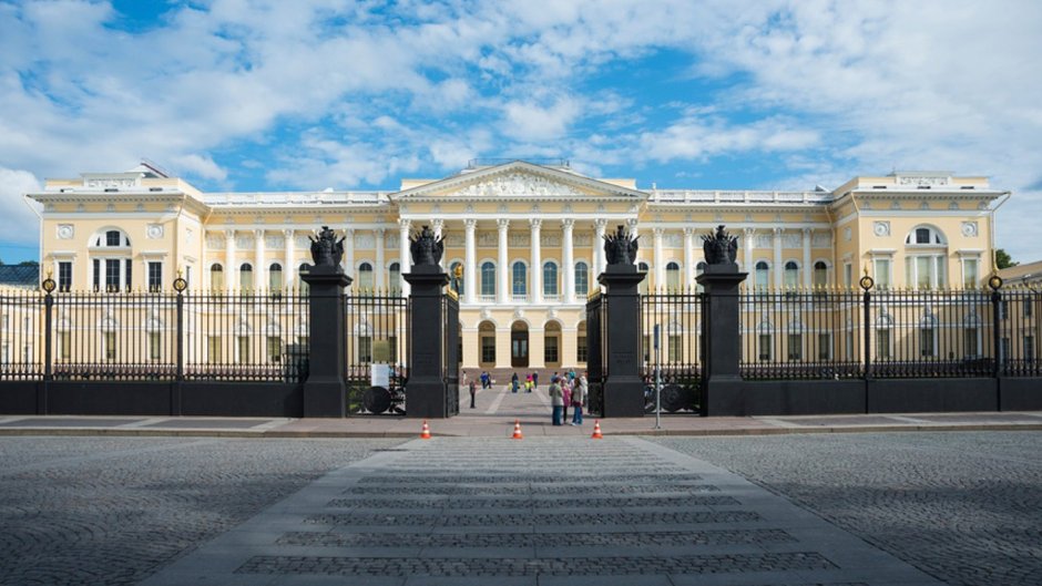 Монограмма Михайловский дворец