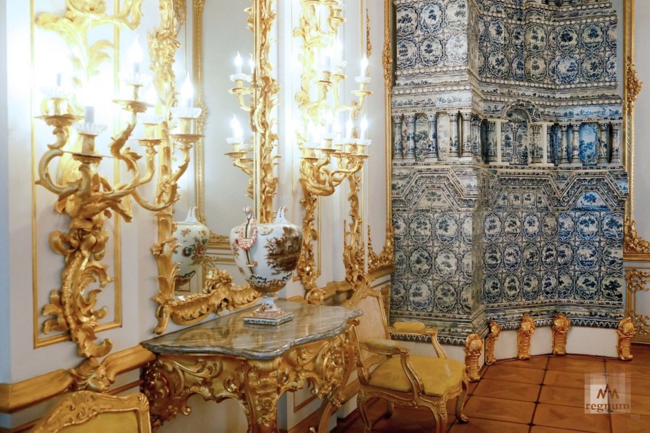 Интерьер дворца Васильева