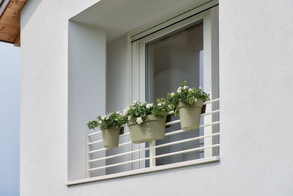 Кашпо для цветов подвесное на балкон