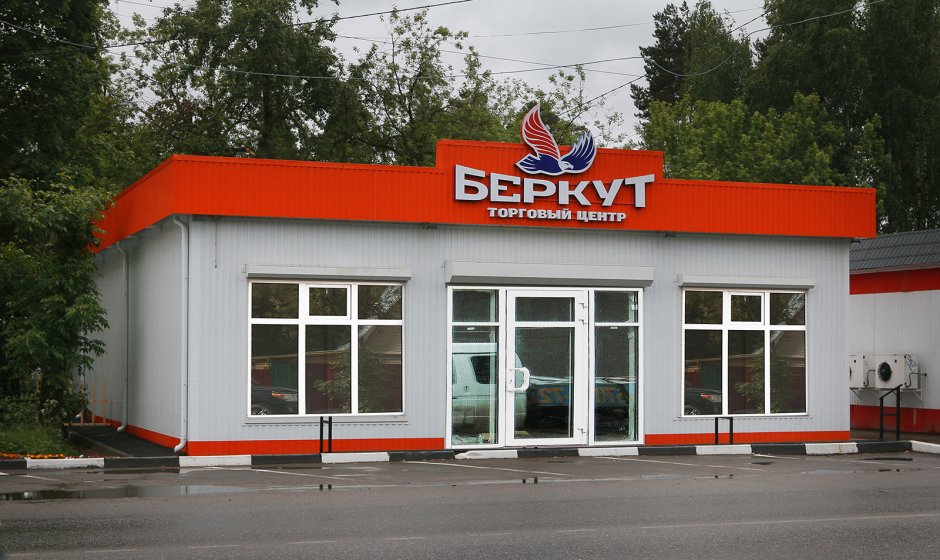 Красивые магазины из сэндвич панелей