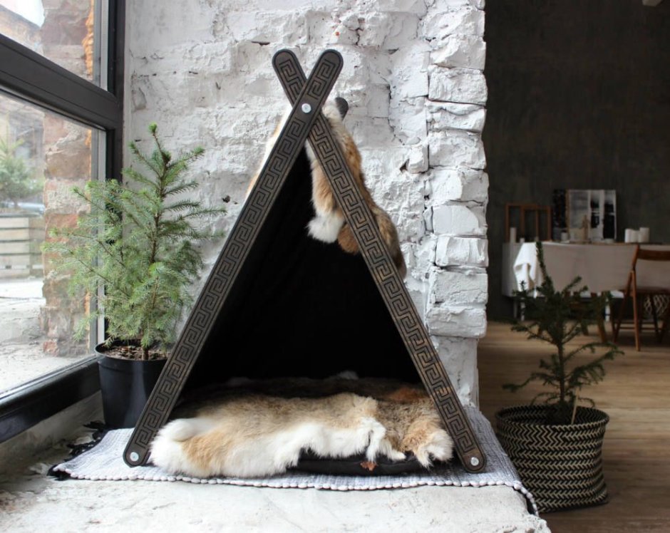 Треугольный домик для кота