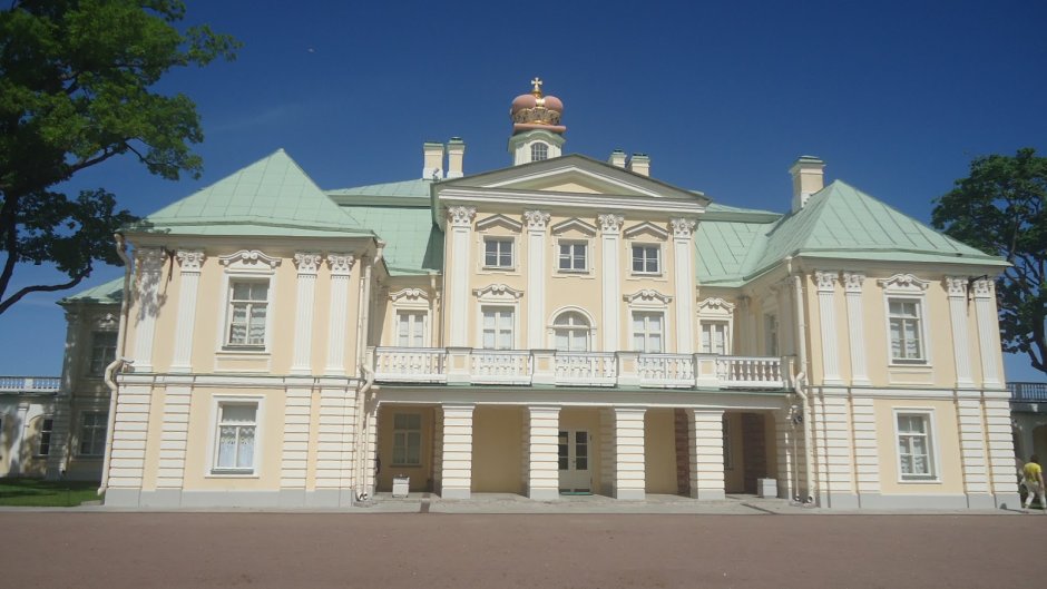 Памятник Меншиковский дворец