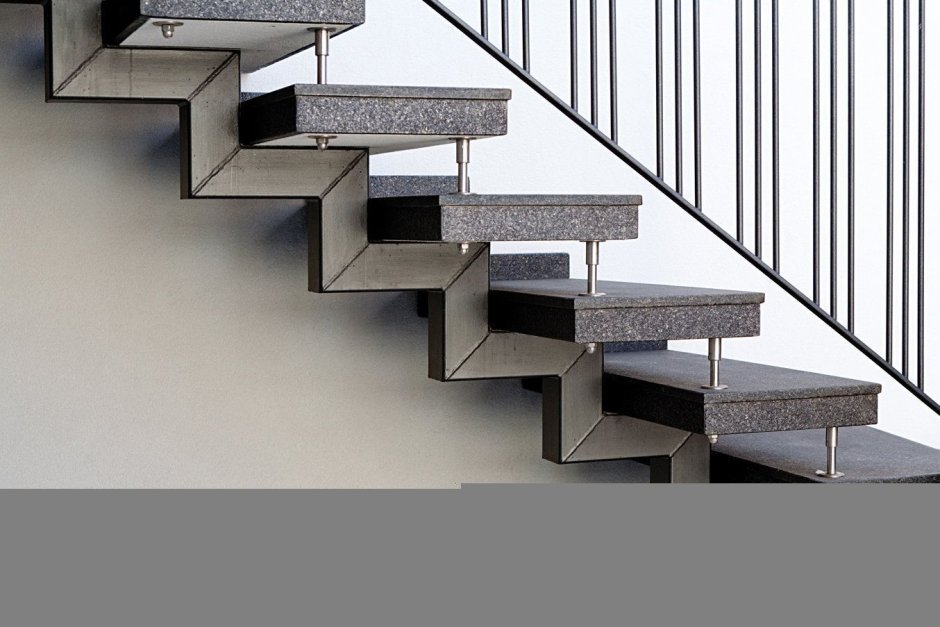 Итальянские лестницы металлические