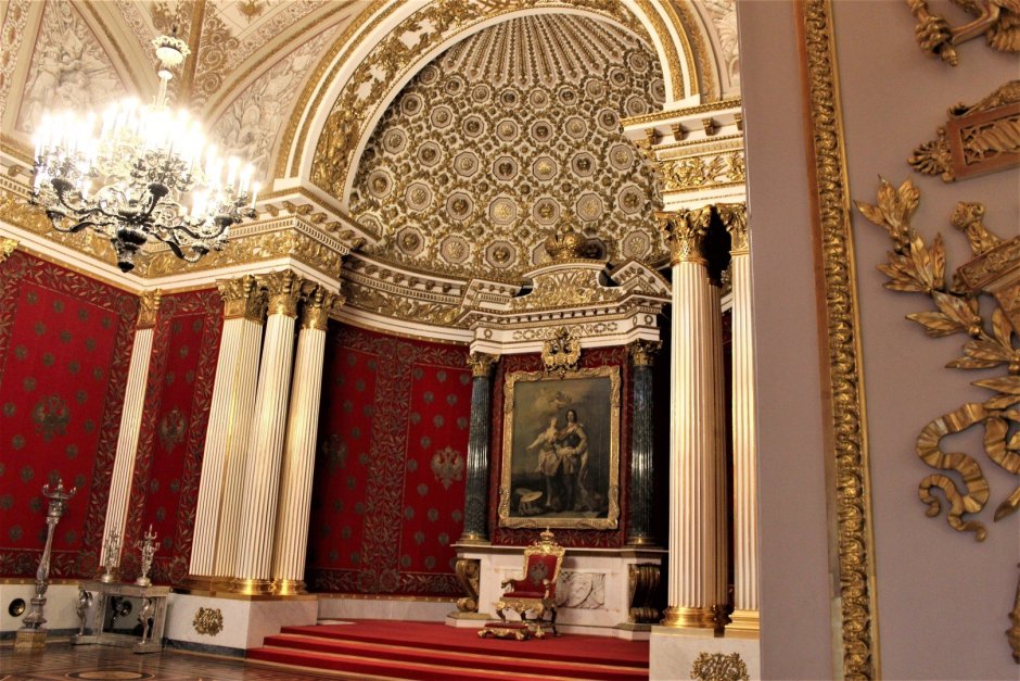 Петровский (малый Тронный) зал зимнего дворца