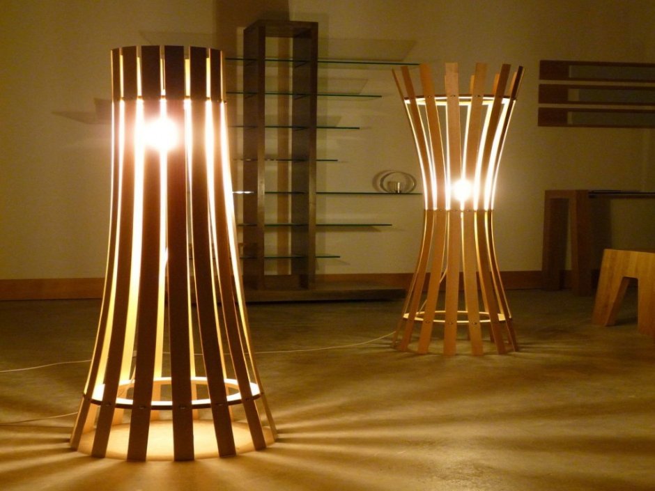 Напольный светильник из бамбука
