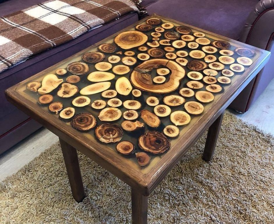 Журнальный столик из среза дерева