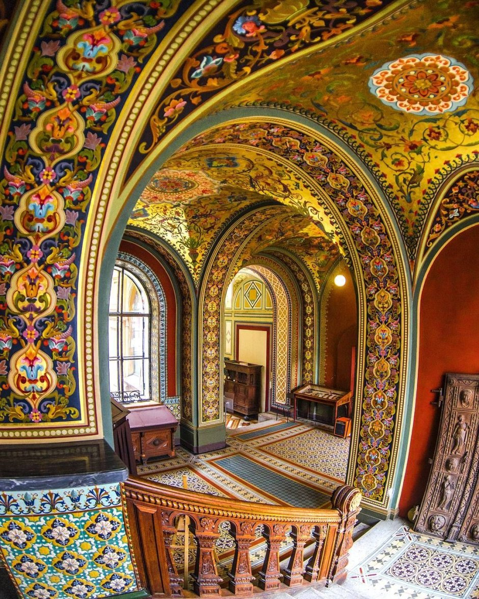 Дворец царя Алексея Михайловича внутри потолки