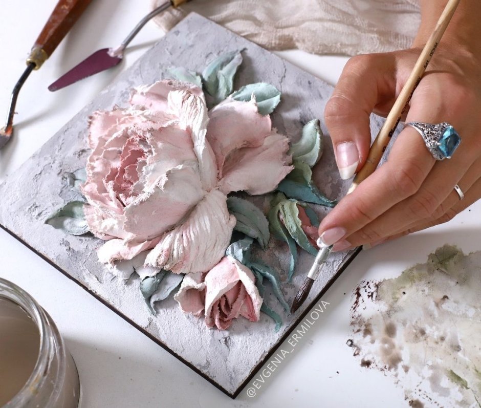 Белые цветы акрилом