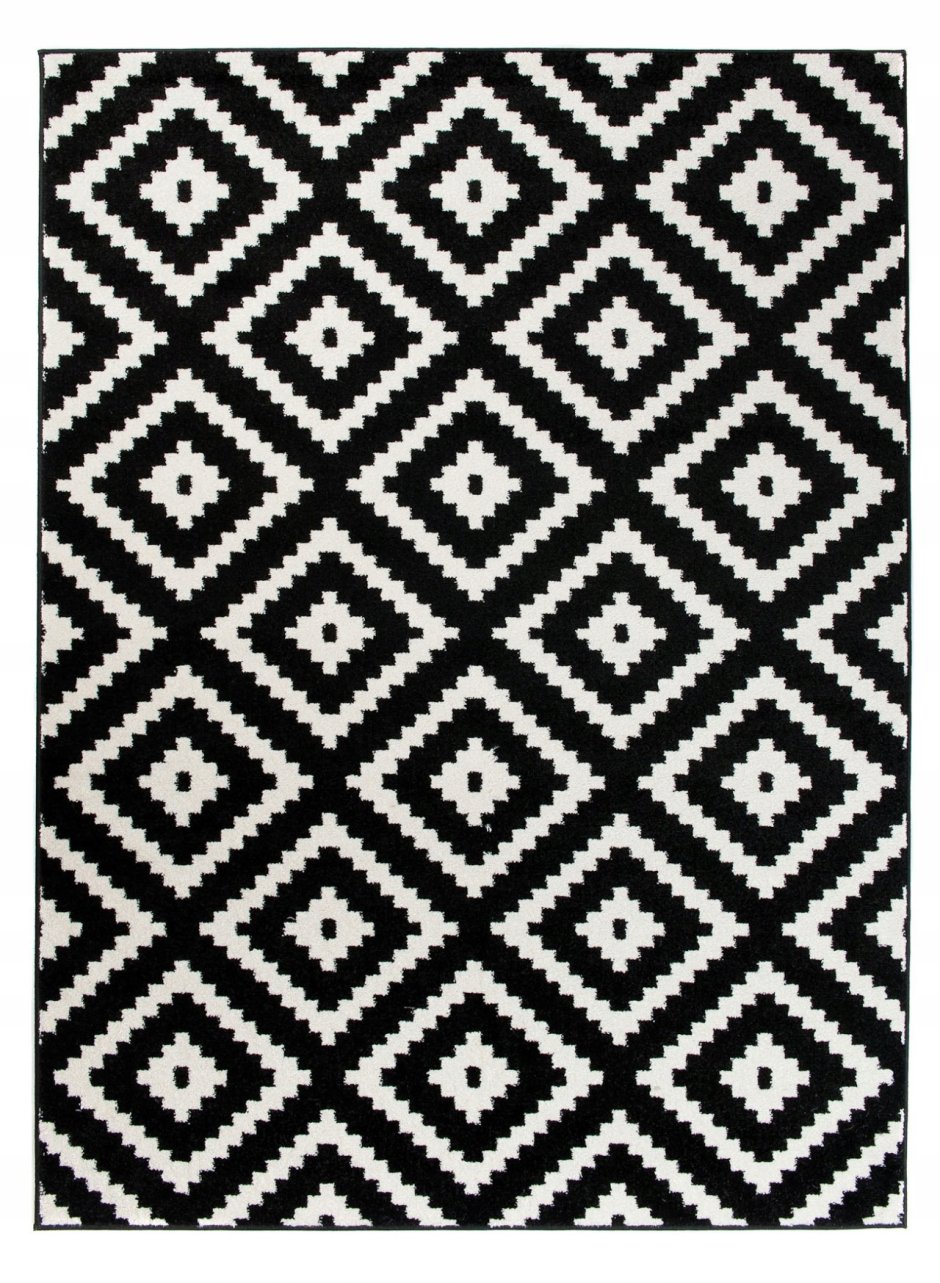 Ковер с орнаментом современный