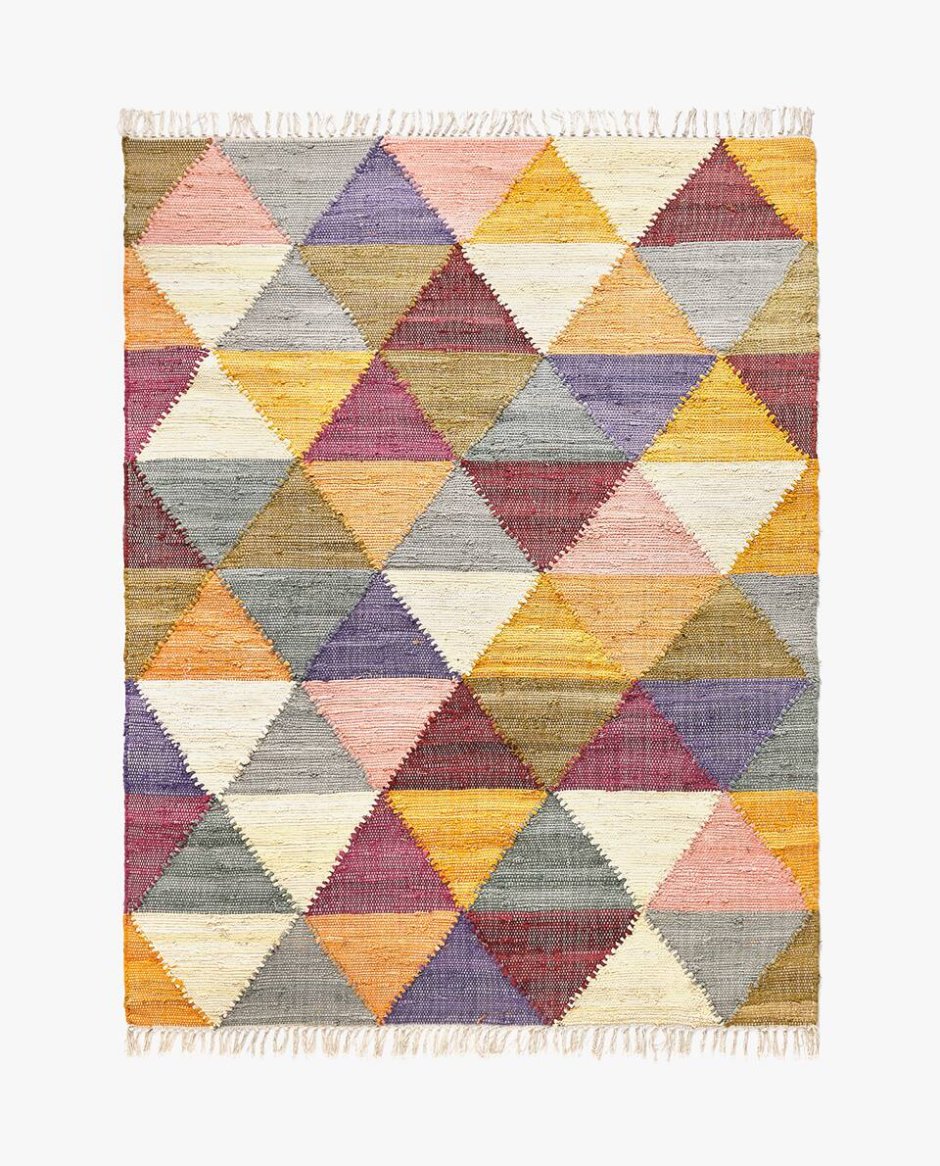 Ковер в разноцветный ромб,
