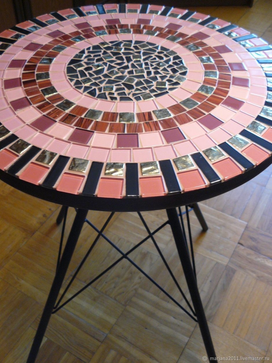 Столик с мозаикой ручной работы