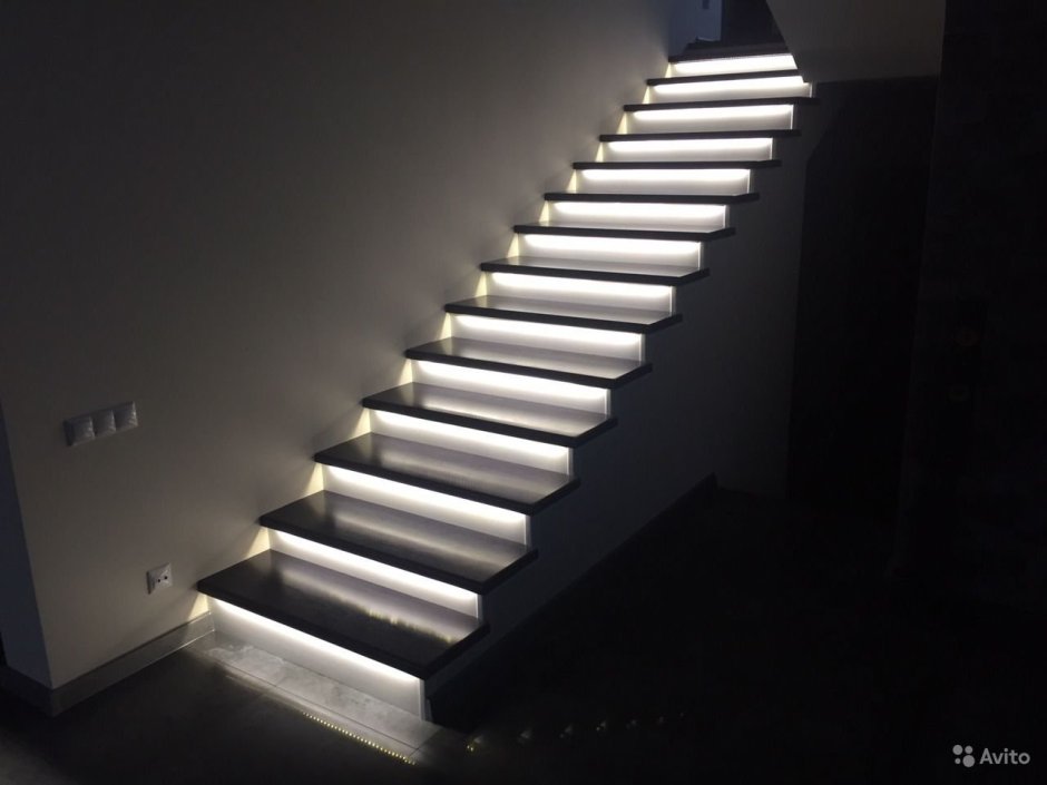 Подсветка ступенек на лестнице