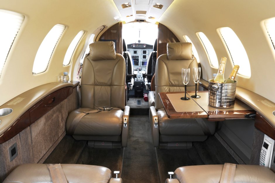 Бизнес Джет Falcon 900lx