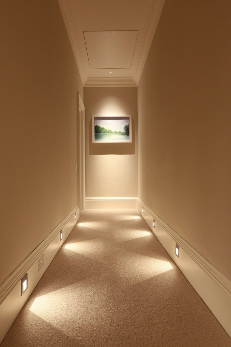 Ночная подсветка коридора