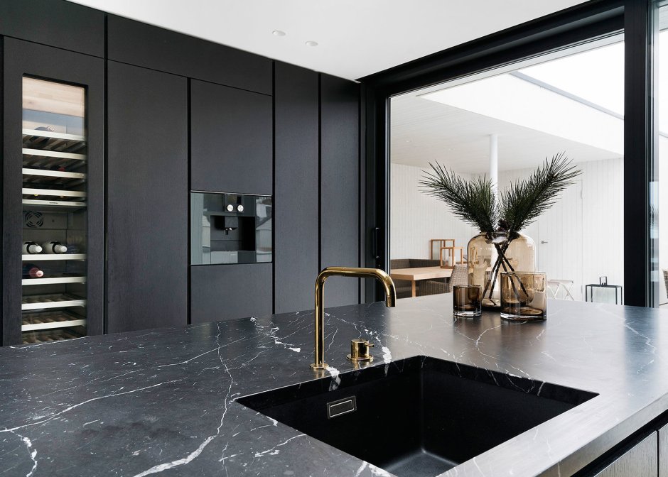 Мрамор Nero Marquina Black