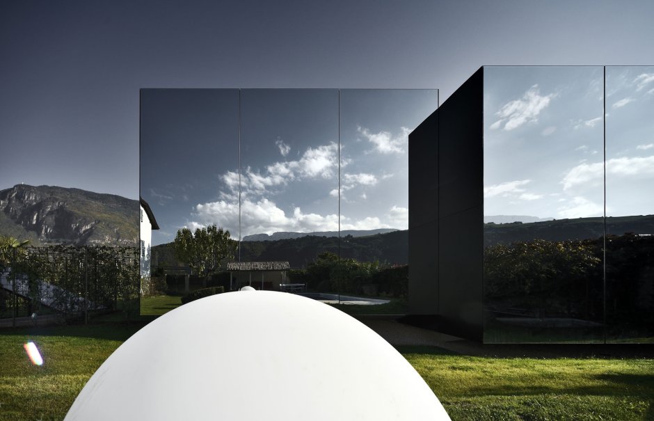 Mirror House Италия