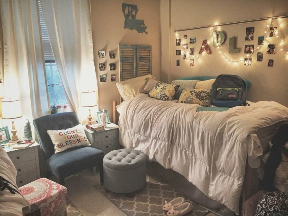 Уютная комната с двумя кроватями