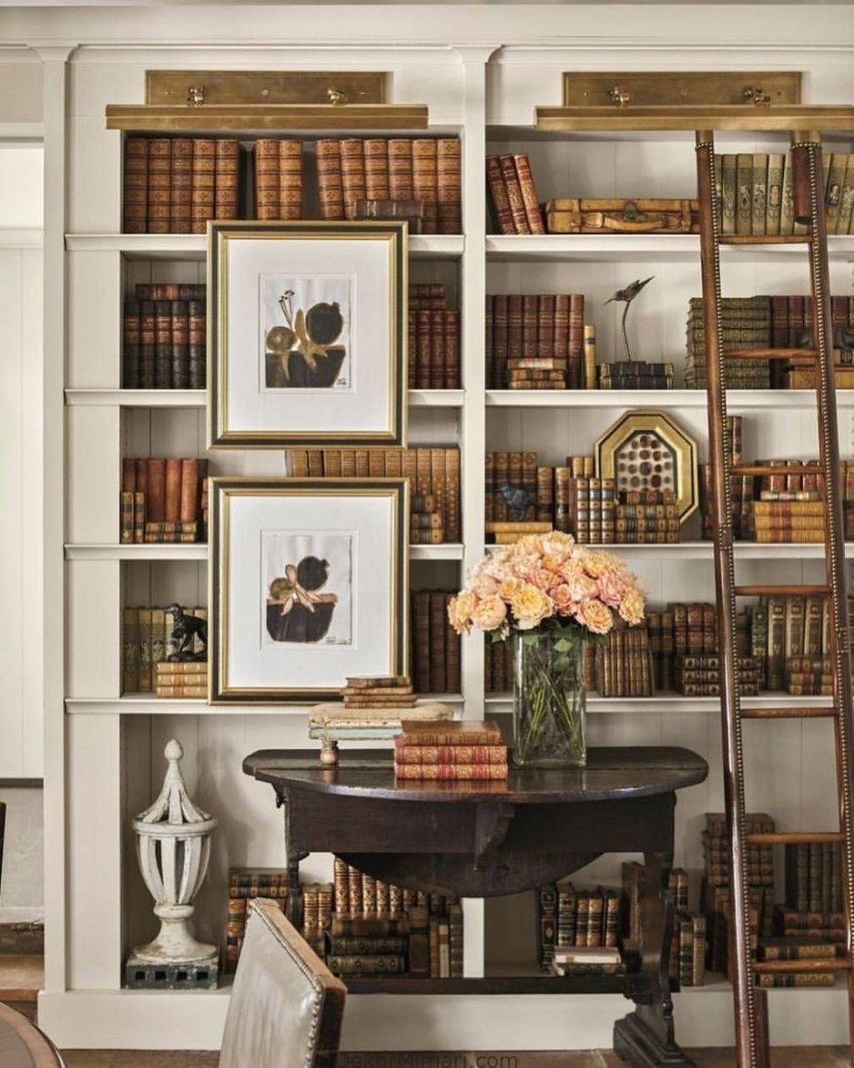Декор книжного шкафа