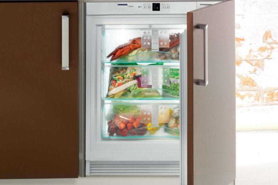 Встраиваемый холодильник Whirlpool ARG 913/A+