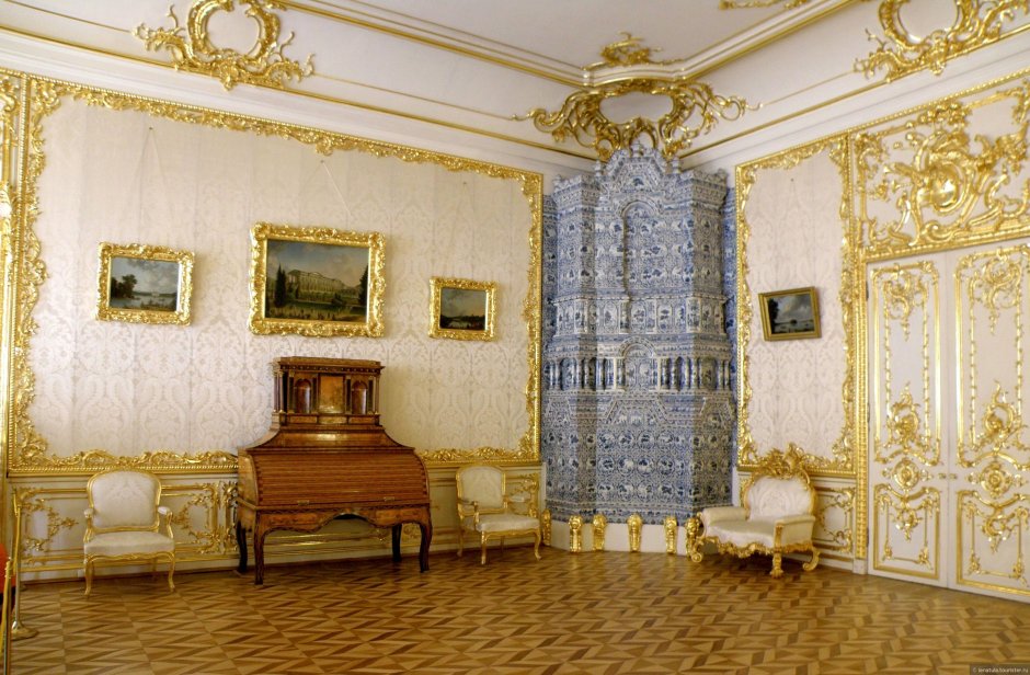 Угловая гостиная Павловского дворца