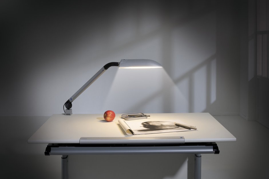 Лампа для компьютерного стола