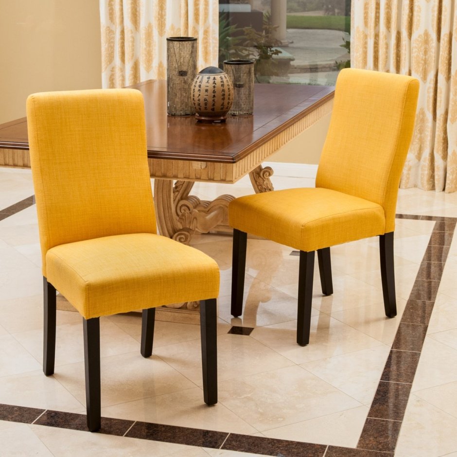 Желтые стулья в интерьере