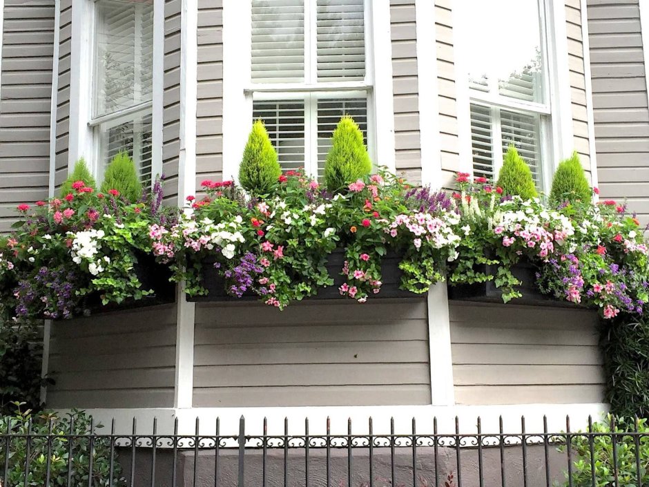 Английские балконы с цветами