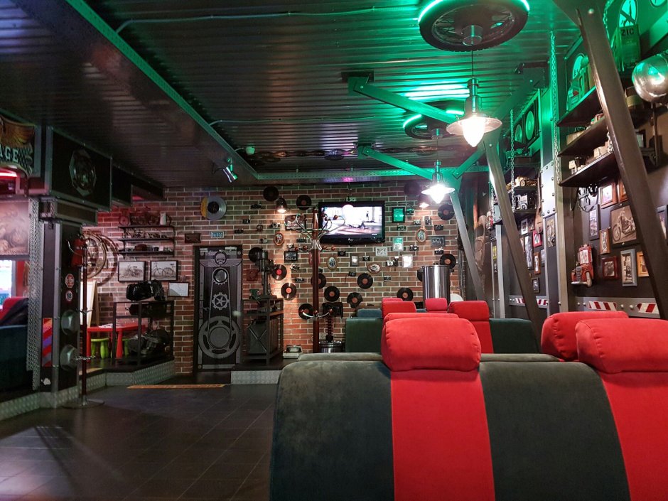 Бар в стиле гараж
