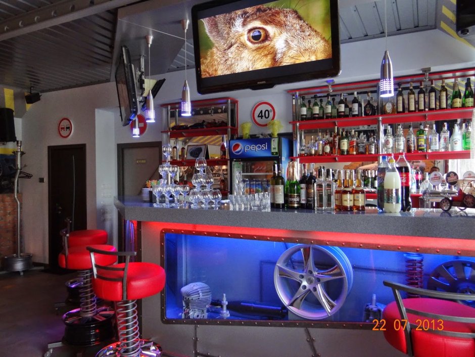 Бар в гаражном стиле