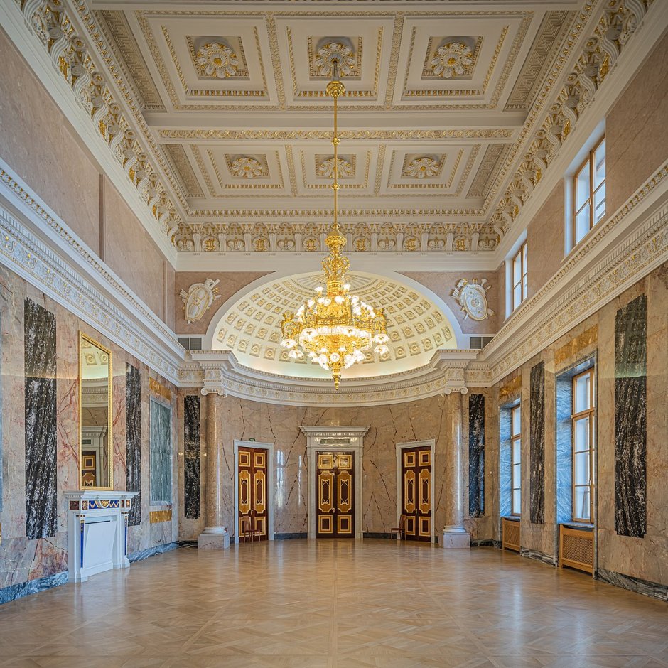 Мраморная галерея Михайловского замка