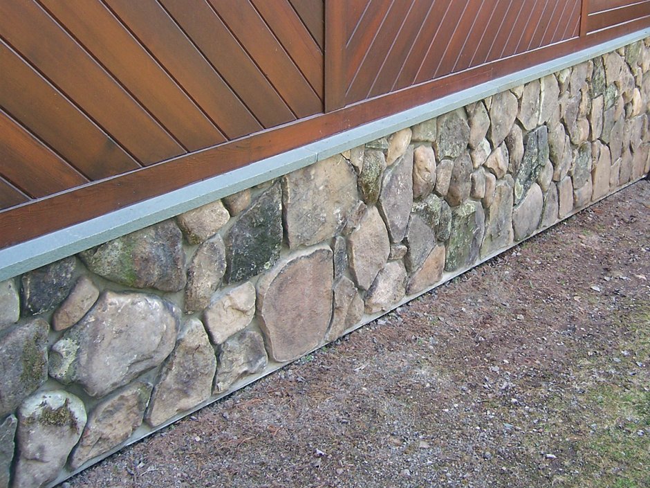 Цоколь обшитый профлистом