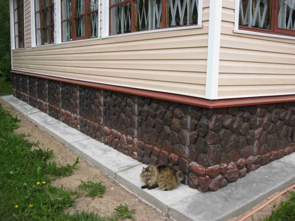 Обшивка фундамента