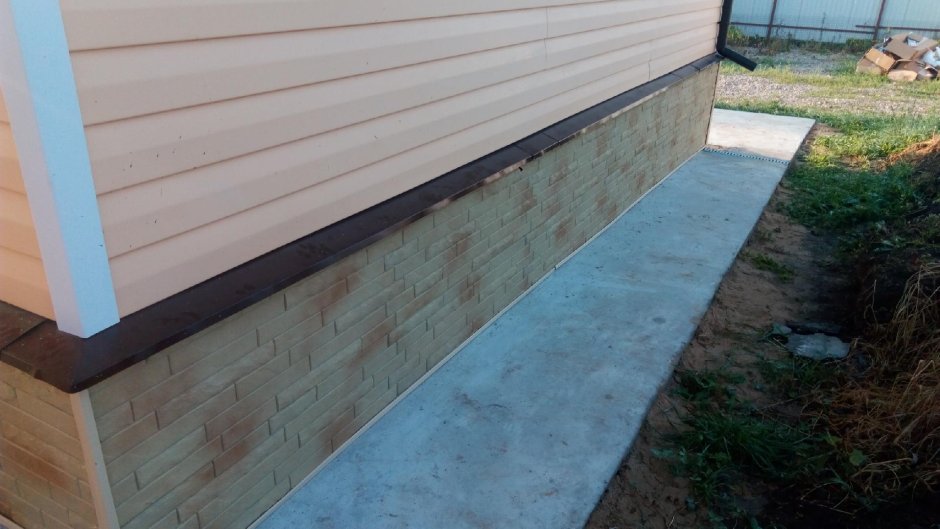 Облицовка цоколя металлосайдингом