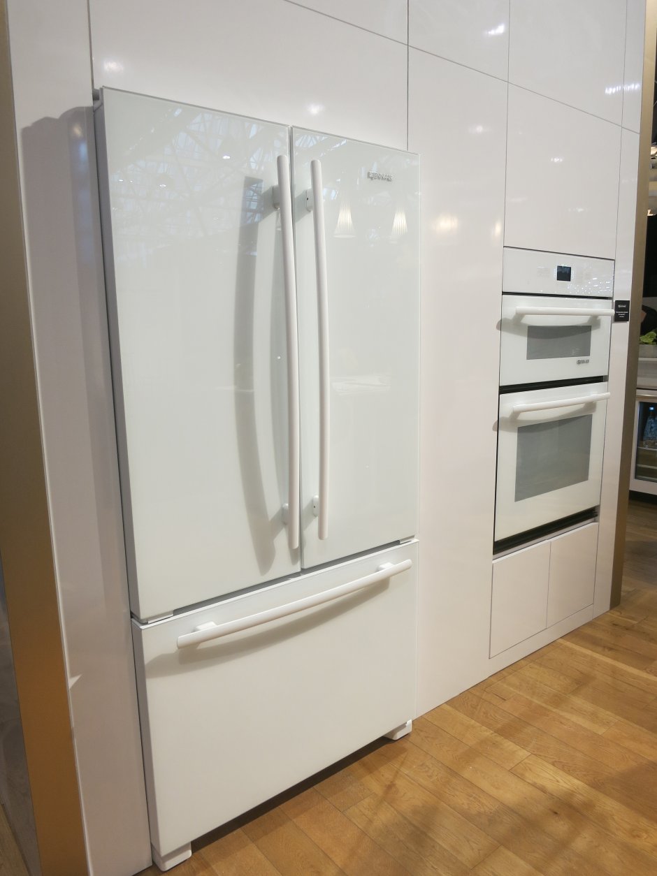 Холодильник бош со стеклянной дверцей