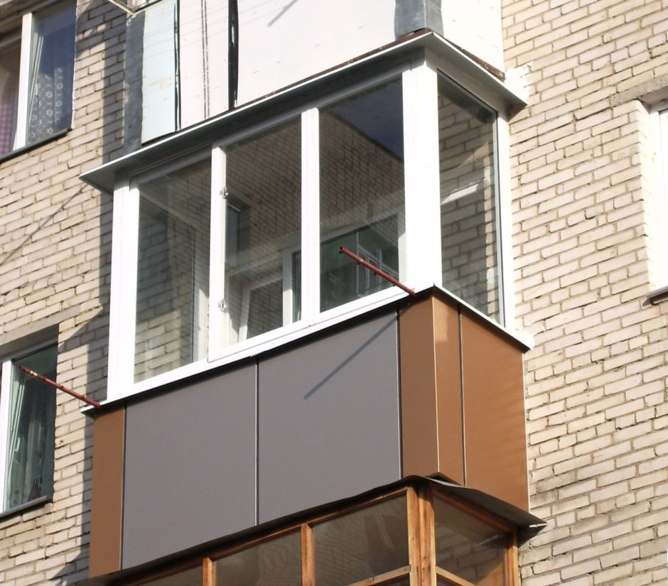 Балкон коричневая отделка снаружи