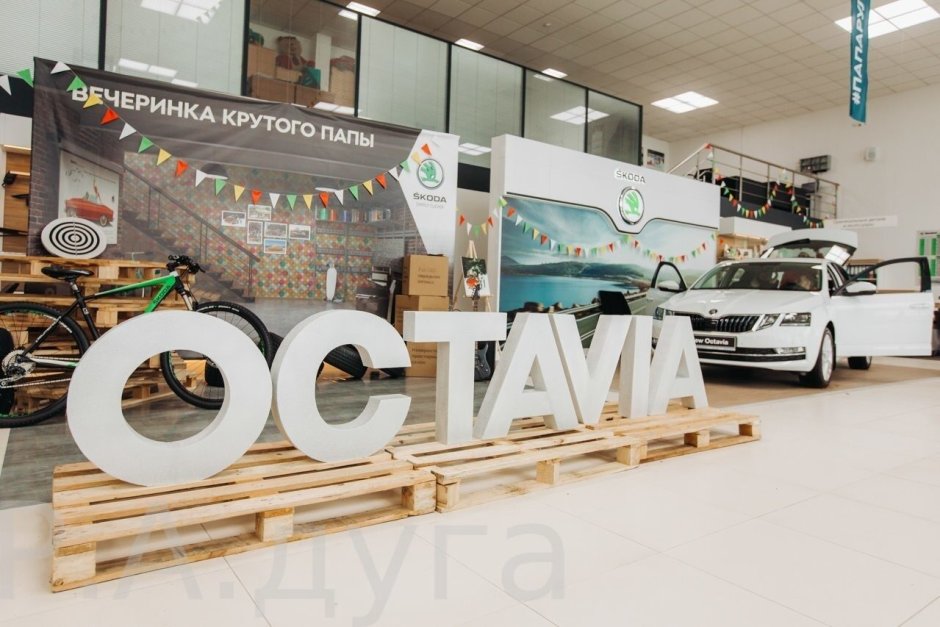 Гараж в белом стиле