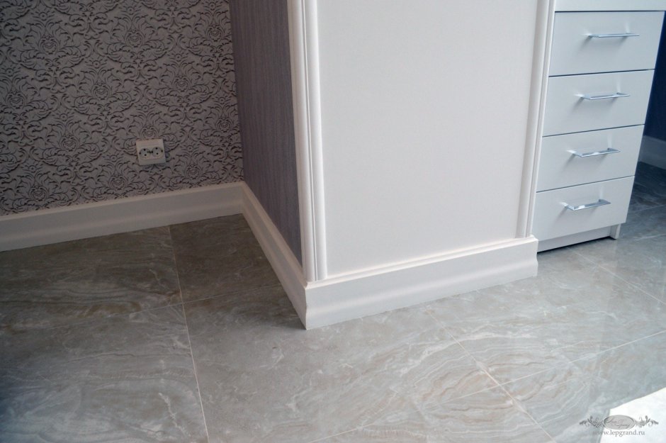 Плинтус quick-Step qsflexskrpv700 flexible Paint Skirting